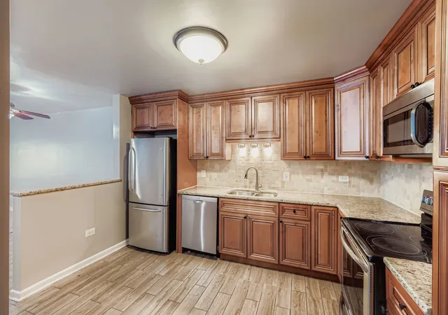 Listing Photo 3 - Condo for sale in building located at 10048 S Pulaski Rd, Oak Lawn, IL 60453 - Unit #1E