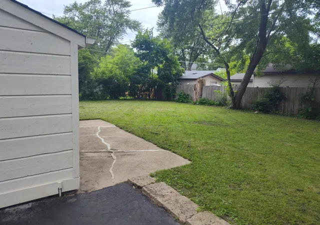 Homes for sale in Round Lake Heights, IL | 1720 Hiawatha Trl, Round Lake Heights, IL 60073 | MLS# 12491451