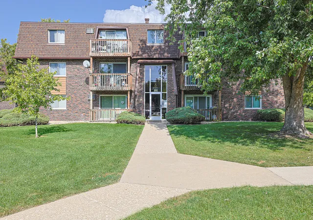 Photo 1 of Condo for sale at 19380 Wolf Rd #6, Mokena, IL 60448 | MLS# 12492071 | Listing updated on 2026-10-07