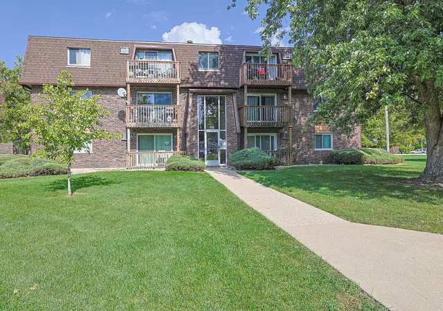 Photo 3 of Condo for sale at 19380 Wolf Rd #6, Mokena, IL 60448 | MLS# 12492071 | Listing updated on 2026-10-07