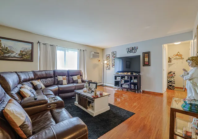 Photo 4 of Condo for sale at 19380 Wolf Rd #6, Mokena, IL 60448 | MLS# 12492071 | Listing updated on 2026-10-07