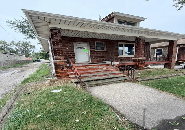 Photo 3 of Single family home for sale at 13813 S Halsted St, Riverdale, IL 60827 | MLS# 12492756 | Listing updated on 2026-09-29