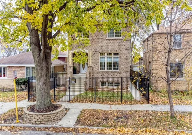 Homes for sale in Chicago, IL | 3231 N Octavia Ave, Chicago, IL 60634 | MLS# 12493815