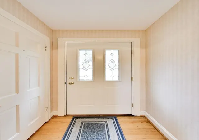 Photo 3 of Single family home for sale at 215 S Hi Lusi Ave, Mount Prospect, IL 60056 | MLS# 12494061 | Listing updated on 2026-09-28