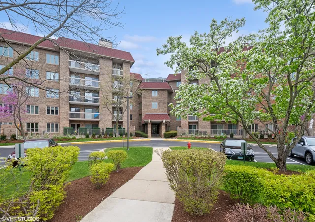 Photo 2 of Condo for sale at 1250 Rudolph Rd #2B, Northbrook, IL 60062 | MLS# 12497856 | Listing updated on 2026-10-07