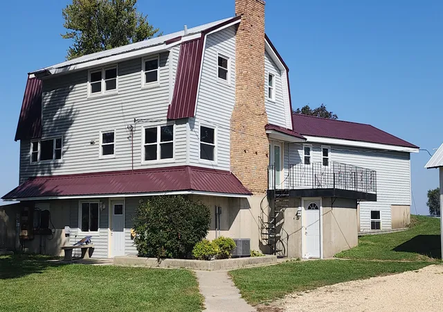Homes for sale in Poplar Grove, IL | 6079 Manchester Rd, Poplar Grove, IL 61065 | MLS# 12500141