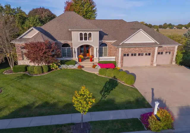 Homes for sale in Bloomington, IL | 47 Stonebrook Ct, Bloomington, IL 61704 | MLS# 12500271