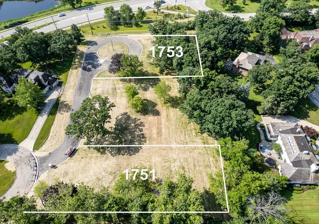 Homes for sale in Oak Brook, IL | 1751 Midwest Club Pkwy, Oak Brook, IL 60523 | MLS# 12501324