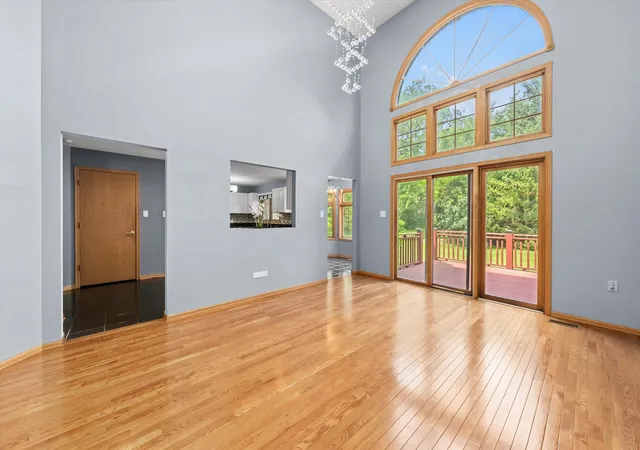 Photo 3 of Townhouse for sale at 7124 168th Street, Tinley Park, IL 60477 | MLS# 12501399 | Listing updated on 2026-08-26