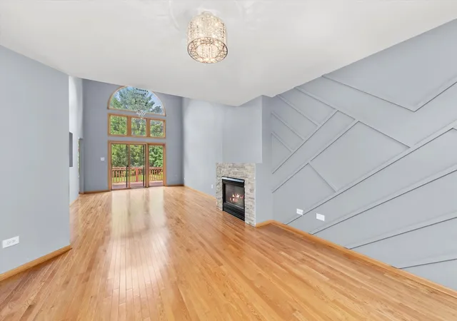 Photo 4 of Townhouse for sale at 7124 168th Street, Tinley Park, IL 60477 | MLS# 12501399 | Listing updated on 2026-08-26