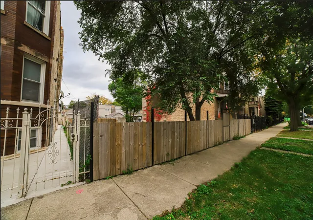 1st image of 931 N Lawndale Ave, Chicago, IL 60651 | MLS# 12501579