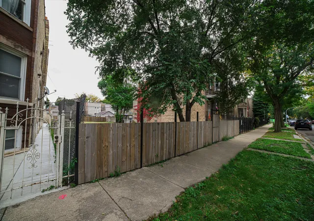 2nd image of 931 N Lawndale Ave, Chicago, IL 60651 | MLS# 12501579