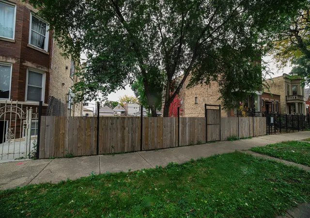 3rd image of 931 N Lawndale Ave, Chicago, IL 60651 | MLS# 12501579
