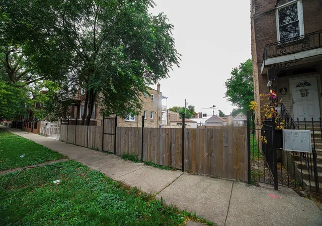 5th image of 931 N Lawndale Ave, Chicago, IL 60651 | MLS# 12501579