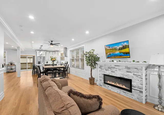 Photo 4 of Single family home for sale at 7727 S Roberts Rd, Bridgeview, IL 60455 | MLS# 12501909 | Listing updated on 2026-08-07