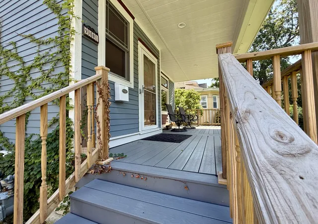 Photo 2 of Single family home for sale at 9801 S Longwood Dr, Chicago, IL 60643 | MLS# 12502670 | Listing updated on 2026-09-23