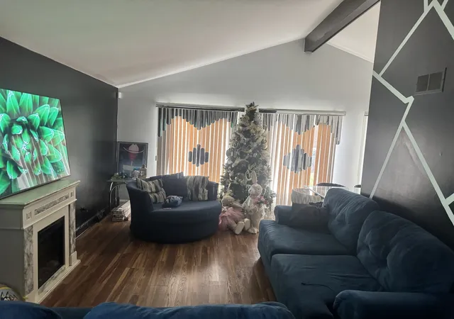 Photo 4 of Single family home for sale at 826 E 194th Street, Glenwood, IL 60425 | MLS# 12504109 | Listing updated on 2026-07-06
