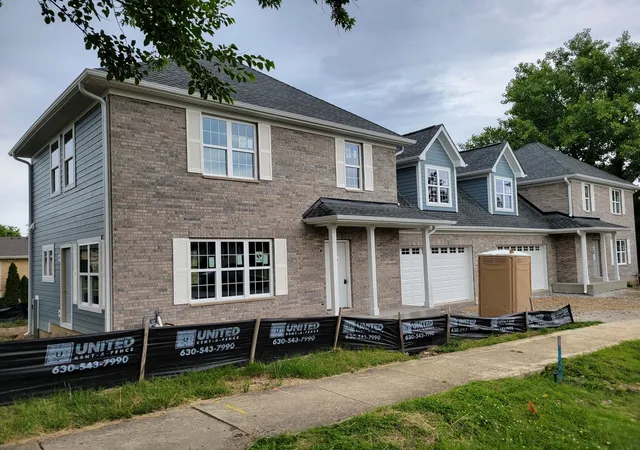 Homes for sale in Clarendon Hills, IL | 5804 58th St #5804, Clarendon Hills, IL 60514 | MLS# 12505145