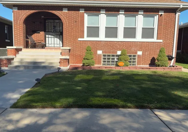 2nd image of 344 156th Pl, Calumet City, IL 60409 | MLS# 12505291