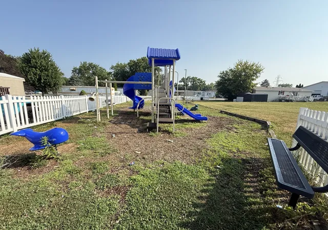 Photo 4 of Manufactured home for sale at 1712 S Dixie Hwy #213, Crete, IL 60417 | MLS# 12506309 | Listing updated on 2026-09-06