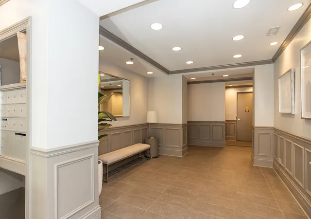 Homes for sale in Chicago, IL | 508 W Melrose St, Chicago, IL 60657