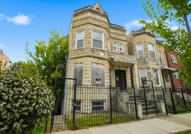 2nd image of 3109 W Lexington St, Chicago, IL 60612 | MLS# 12508251