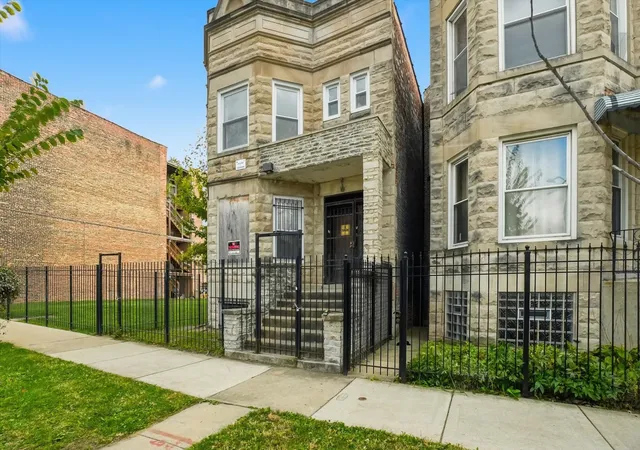 3rd image of 3109 W Lexington St, Chicago, IL 60612 | MLS# 12508251
