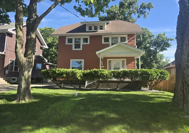 Homes for sale in Normal, IL | 807 Apple St, Normal, IL 61761 | MLS# 12508409