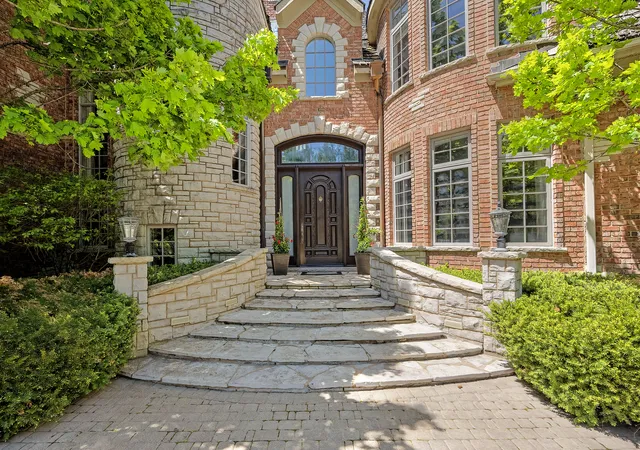 2nd image of 1890 Robinwood Ln, Riverwoods, IL 60015 | MLS# 12508862