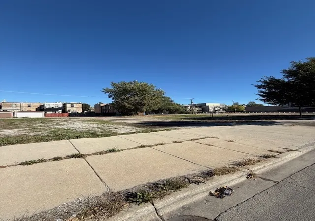 Photo 1 of Land for sale at 2906 W Madison St, Chicago, IL 60612 | MLS# 12510603 | Listing updated on 2026-04-25