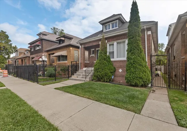 2nd image of 8225 S Manistee Ave, Chicago, IL 60617 | MLS# 12510821