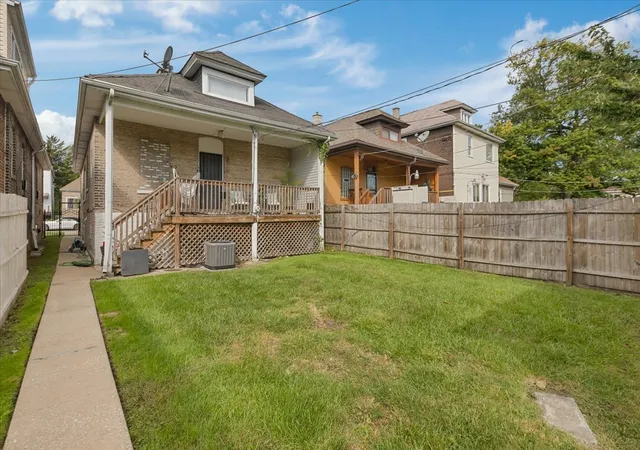 3rd image of 8225 S Manistee Ave, Chicago, IL 60617 | MLS# 12510821