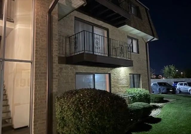 Photo 3 of Condo for sale at 4905 W 109th Street #202, Oak Lawn, IL 60453 | MLS# 12513319 | Listing updated on 2026-09-25
