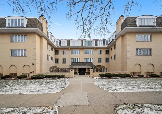 Condominium at 75 6th Avenue #302, La Grange, IL 60525 | MLS# 12514342 | | Sold on 2026-02-27