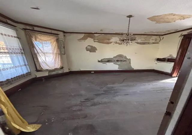 Photo 2 of Single family home for sale at 927 W 53rd Place, Chicago, IL 60609 | MLS# 12514495 | Listing updated on 2026-08-05