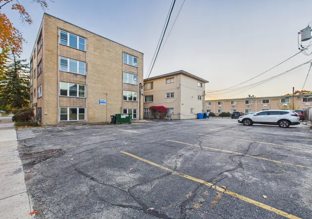 Homes for sale in Oak Park, IL | 300 Chicago Ave #4N, Oak Park, IL 60302 | MLS# 12515572