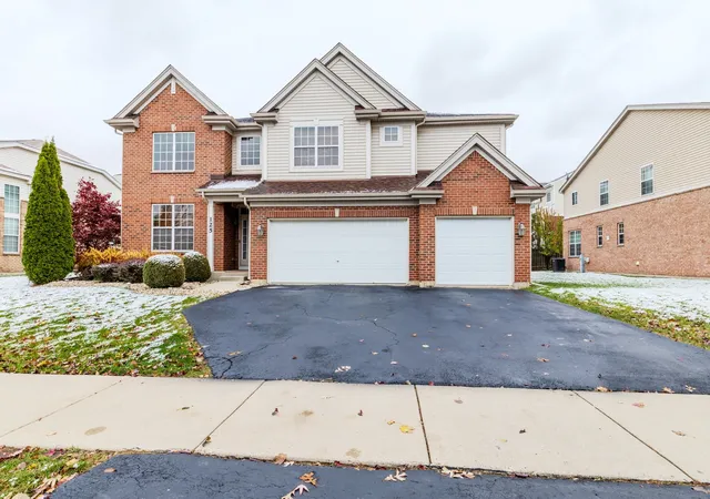 Photo 2 of Single family home for sale at 125 N Spruce Ave, Wood Dale, IL 60191 | MLS# 12516836 | Listing updated on 2026-04-26
