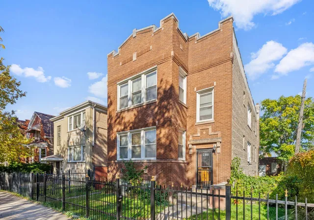 Homes for sale in Chicago, IL | 4016 W Crystal St, Chicago, IL 60651 | MLS# 12518607