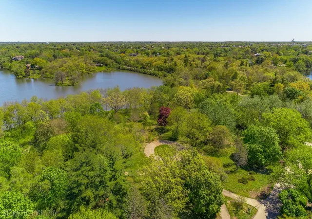4th image of 41 Hawthorne Ln, Barrington Hills, IL 60010 | MLS# 12519332