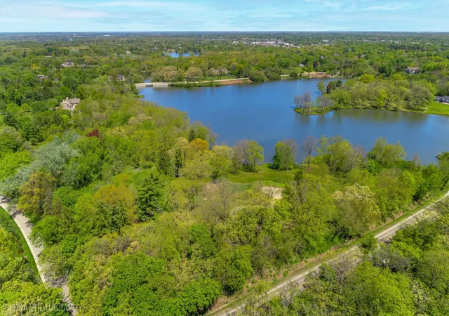 5th image of 41 Hawthorne Ln, Barrington Hills, IL 60010 | MLS# 12519332