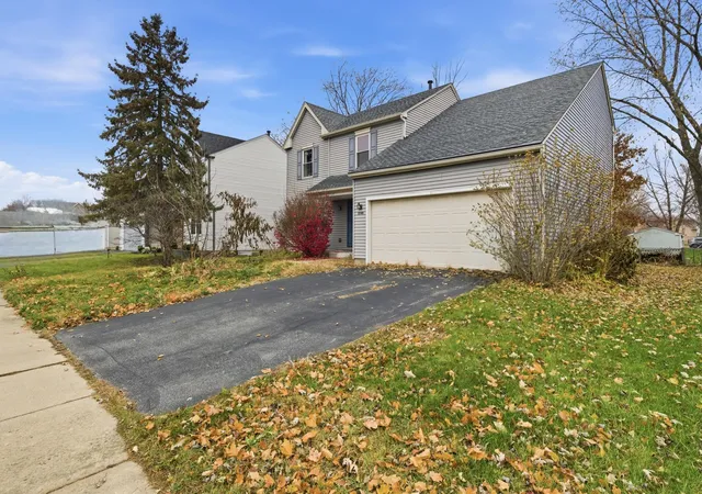 Photo 3 of Single family home for sale at 2860 Bridgeport Ln, Aurora, IL 60504 | MLS# 12520886 | Listing updated on 2026-08-19