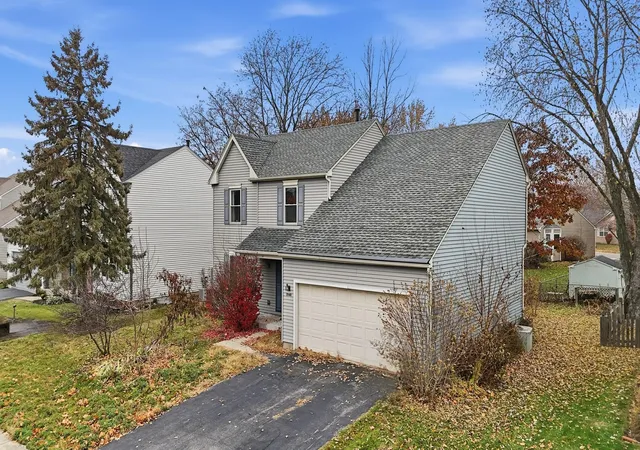 Photo 3 of Single family home for sale at 2860 Bridgeport Ln, Aurora, IL 60504 | MLS# 12520886 | Listing updated on 2026-08-19