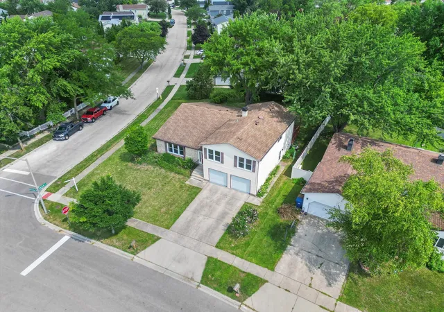 3rd image of 88 Hesterman Dr, Glendale Heights, IL 60139 | MLS# 12523366