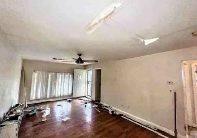Homes for sale in Chicago, IL | 9315 S East End Ave, Chicago, IL 60617 | MLS# 12524522