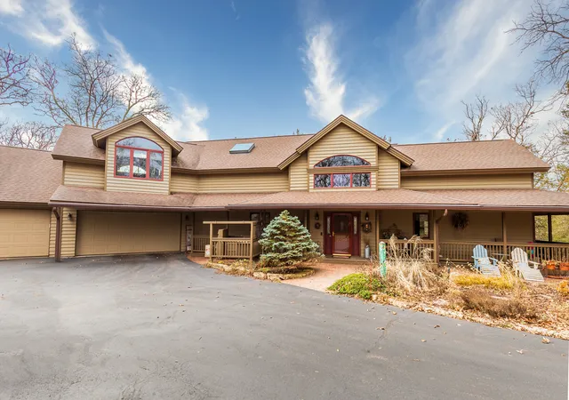 Photo 2 of Single family home for sale at 15 Talisman, Galena, IL 61036 | MLS# 12524840 | Listing updated on 2026-09-07
