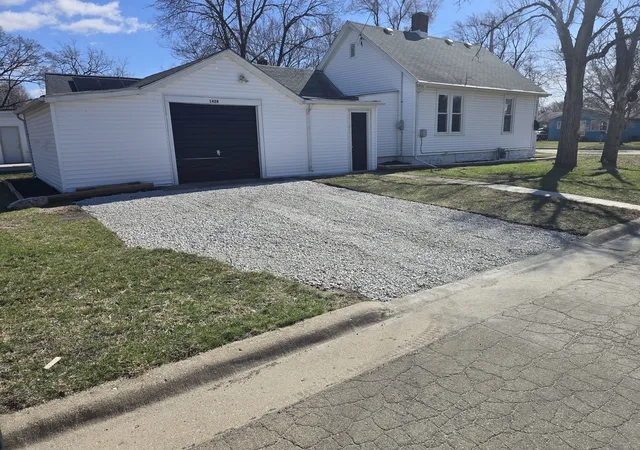 14th image of 1428 W Main St, Ottawa, IL 61350 | MLS# 12526524