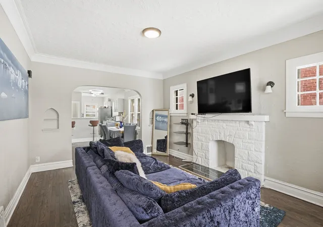 3rd image of 126 Warren St, Calumet City, IL 60409 | MLS# 12526882