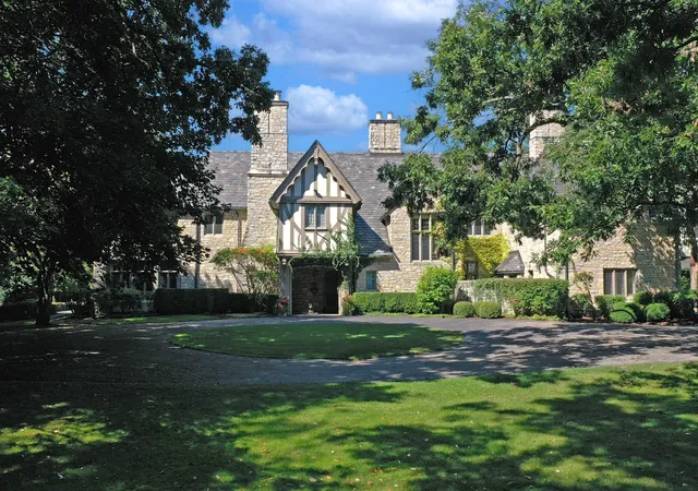 Photo 3 of Mansion for sale at 1650 Green Bay Rd, Lake Bluff, IL 60044 | MLS# 12527076 | Listing updated on 2026-09-01