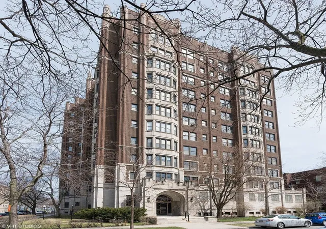 Homes for sale in Chicago, IL | 6901 S Oglesby Ave #5A, Chicago, IL 60649 | MLS# 12527493