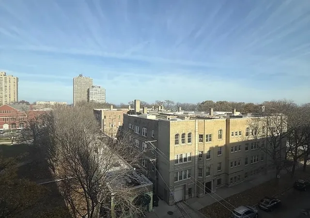 Homes for sale in Chicago, IL | 6901 S Oglesby Ave #5A, Chicago, IL 60649 | MLS# 12527493